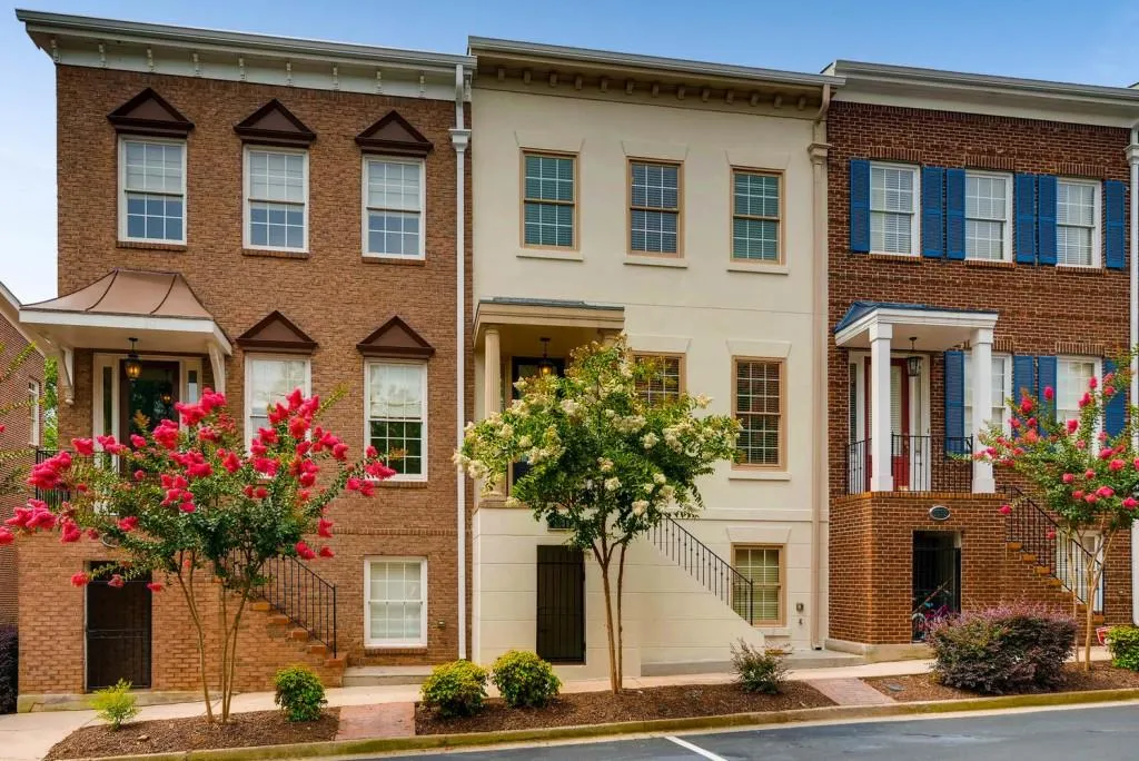 1039 Pearl Point, Sandy Springs, Georgia 30328, 2 Bedrooms Bedrooms, ,3 BathroomsBathrooms,Residential,Sold,1039 Pearl Point,5872461