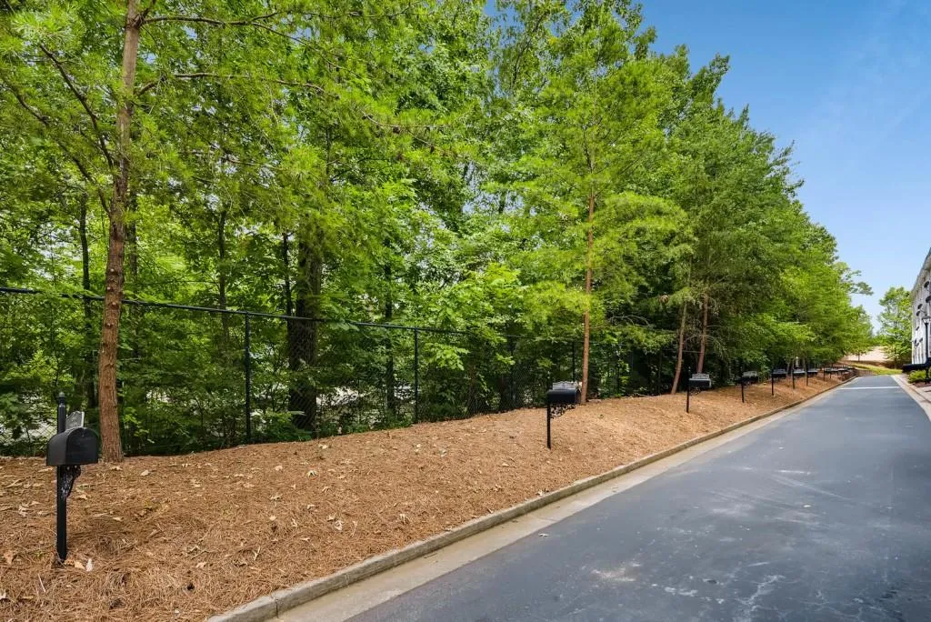 1039 Pearl Point, Sandy Springs, Georgia 30328, 2 Bedrooms Bedrooms, ,3 BathroomsBathrooms,Residential,Sold,1039 Pearl Point,5872461