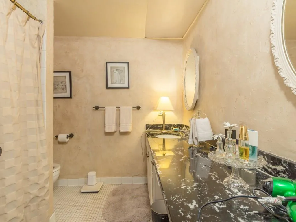 6851 Roswell Road Unit A-9, Atlanta, Georgia 30328, 3 Bedrooms Bedrooms, ,2 BathroomsBathrooms,Residential,Sold,6851 Roswell Road Unit A-9,5643274