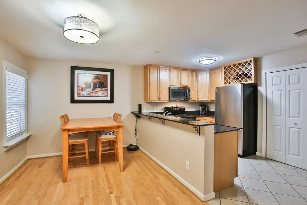 1445 Monroe Drive Ne Unit A8, Atlanta, Georgia 30324, 2 Bedrooms Bedrooms, ,2 BathroomsBathrooms,Residential,Sold,1445 Monroe Drive Ne Unit A8,5954362