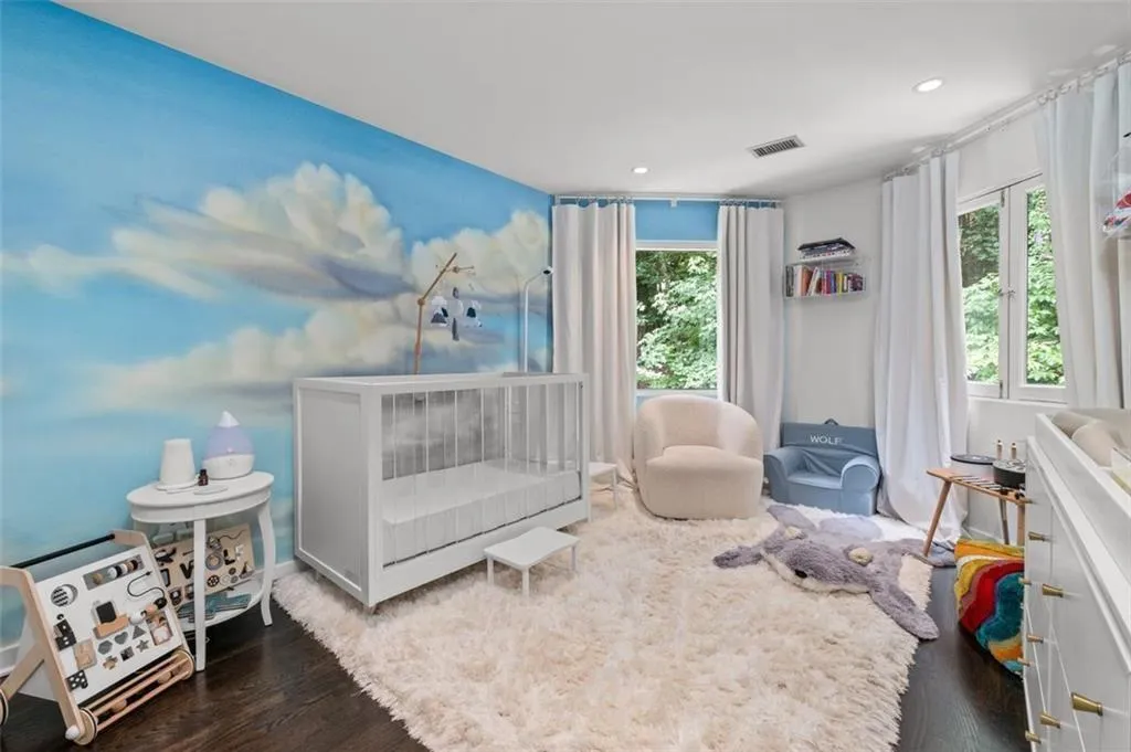 4 W Wesley Ridge Nw, Atlanta, Georgia 30327, 5 Bedrooms Bedrooms, ,3 BathroomsBathrooms,Residential,For Sale,4 W Wesley Ridge Nw,7659097