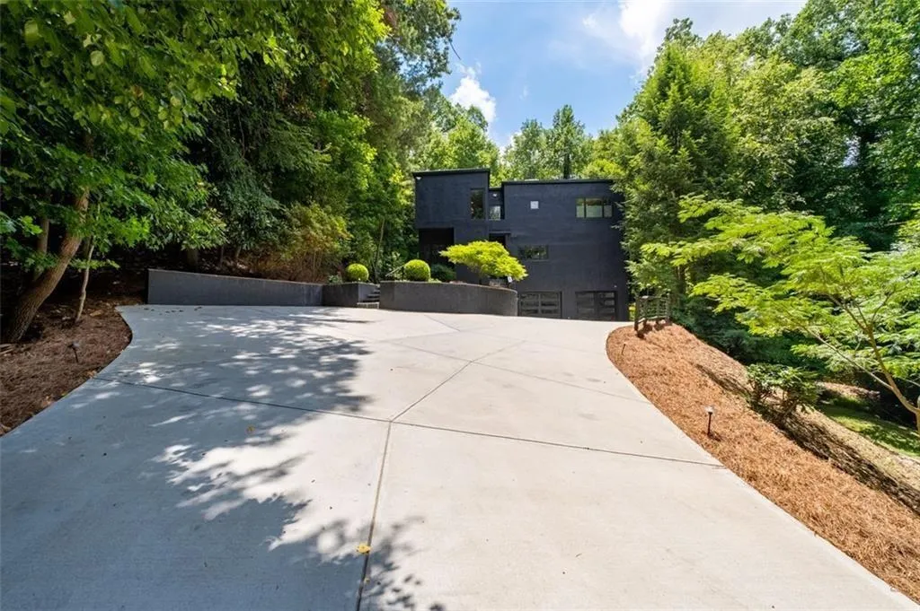 4 W Wesley Ridge Nw, Atlanta, Georgia 30327, 5 Bedrooms Bedrooms, ,3 BathroomsBathrooms,Residential,For Sale,4 W Wesley Ridge Nw,7659097