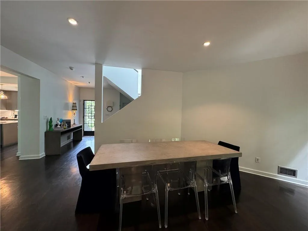 4 W Wesley Ridge Nw, Atlanta, Georgia 30327, 5 Bedrooms Bedrooms, ,3 BathroomsBathrooms,Residential,For Sale,4 W Wesley Ridge Nw,7659097