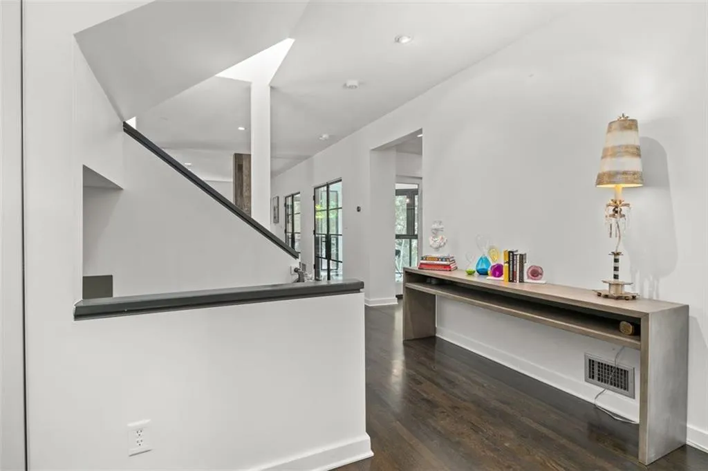 4 W Wesley Ridge Nw, Atlanta, Georgia 30327, 5 Bedrooms Bedrooms, ,3 BathroomsBathrooms,Residential,For Sale,4 W Wesley Ridge Nw,7659097
