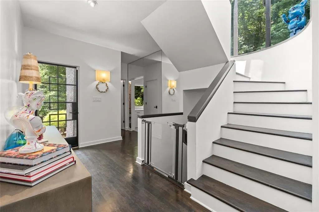 4 W Wesley Ridge Nw, Atlanta, Georgia 30327, 5 Bedrooms Bedrooms, ,3 BathroomsBathrooms,Residential,For Sale,4 W Wesley Ridge Nw,7659097