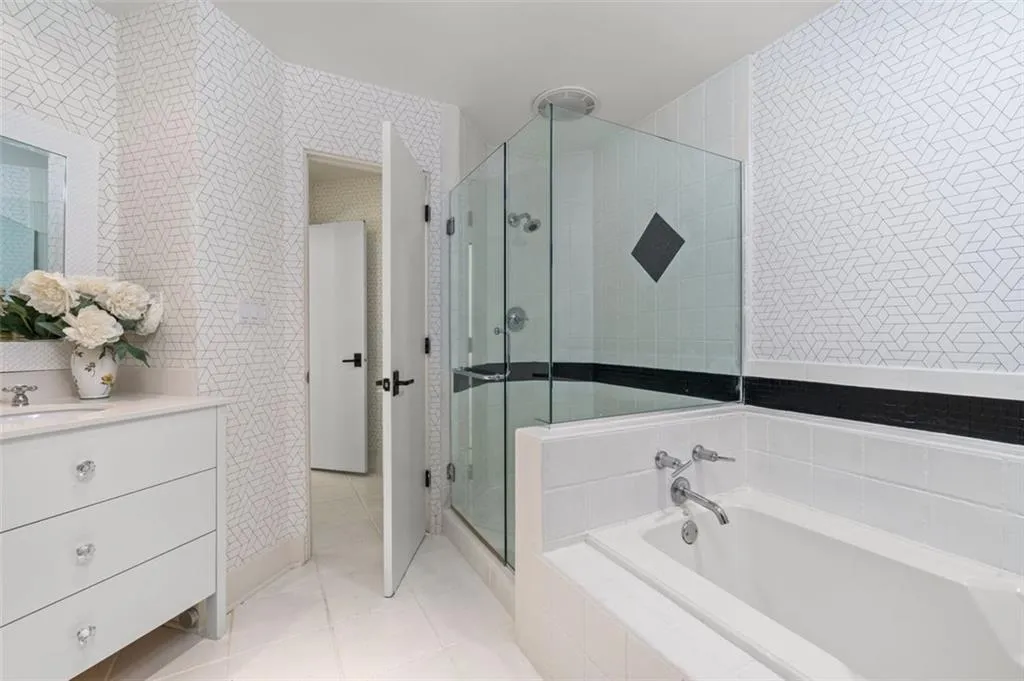 4 W Wesley Ridge Nw, Atlanta, Georgia 30327, 5 Bedrooms Bedrooms, ,3 BathroomsBathrooms,Residential,For Sale,4 W Wesley Ridge Nw,7659097