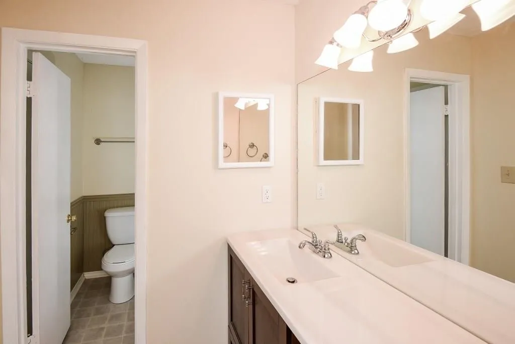 8740 Roswell Road Unit 4a, Sandy Springs, Georgia 30350, 2 Bedrooms Bedrooms, ,2 BathroomsBathrooms,Residential,Sold,8740 Roswell Road Unit 4a,5633396