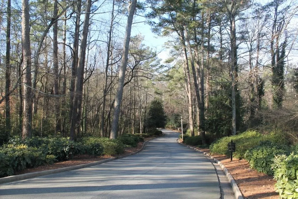 8740 Roswell Road Unit 4a, Sandy Springs, Georgia 30350, 2 Bedrooms Bedrooms, ,2 BathroomsBathrooms,Residential,Sold,8740 Roswell Road Unit 4a,5633396