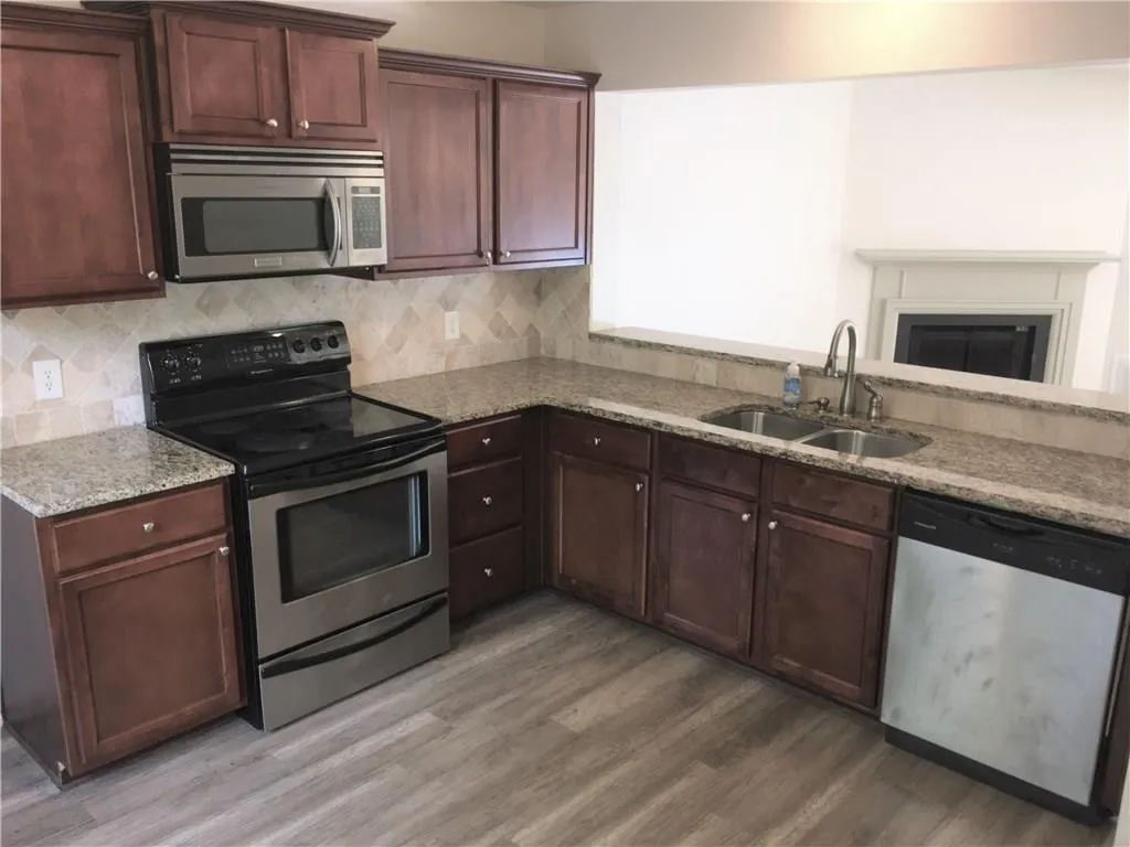 2304 Queen Anne Court, Sandy Springs, Georgia 30350, 2 Bedrooms Bedrooms, ,2 BathroomsBathrooms,Residential,Sold,2304 Queen Anne Court,5885027