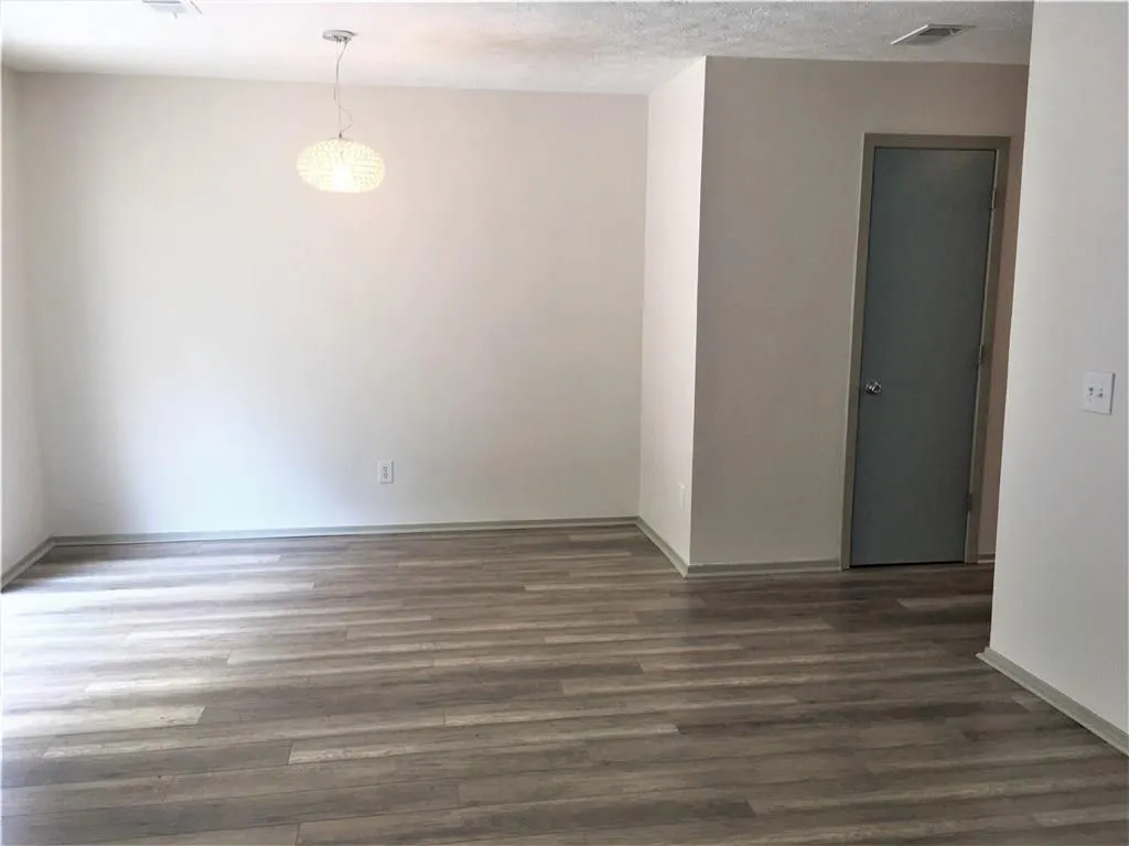 2304 Queen Anne Court, Sandy Springs, Georgia 30350, 2 Bedrooms Bedrooms, ,2 BathroomsBathrooms,Residential,Sold,2304 Queen Anne Court,5885027