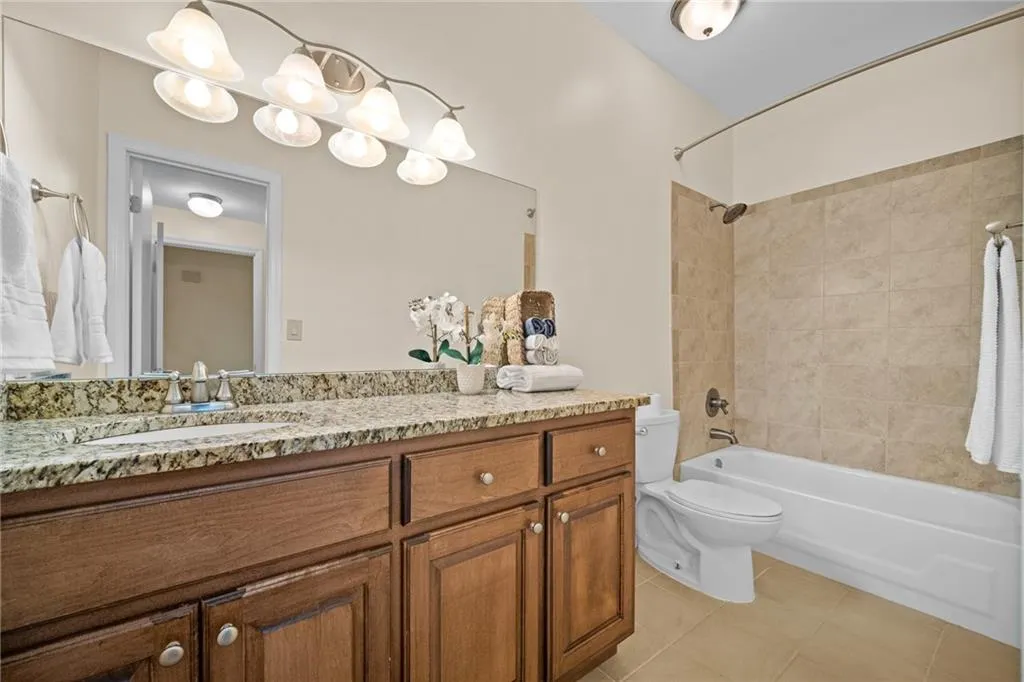 5145 Chemin De Vie, Sandy Springs, Georgia 30342, 2 Bedrooms Bedrooms, ,2 BathroomsBathrooms,Residential,Sold,5145 Chemin De Vie,6959315