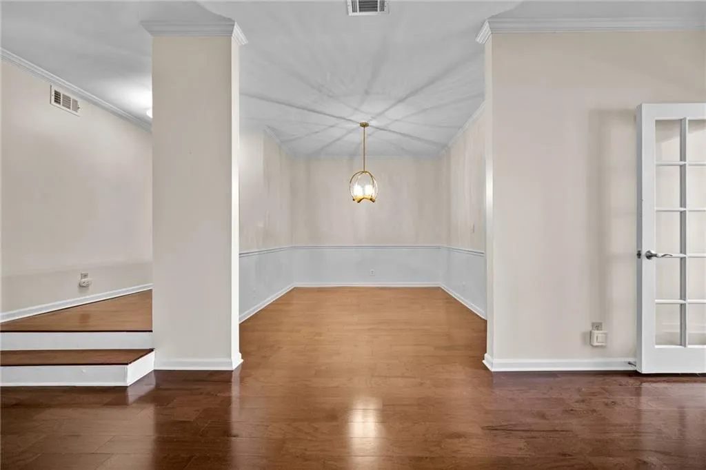 5145 Chemin De Vie, Sandy Springs, Georgia 30342, 2 Bedrooms Bedrooms, ,2 BathroomsBathrooms,Residential,Sold,5145 Chemin De Vie,6959315