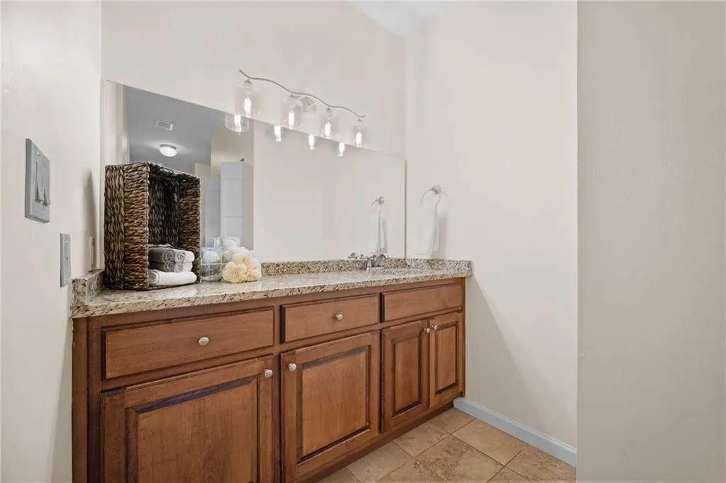 5145 Chemin De Vie, Sandy Springs, Georgia 30342, 2 Bedrooms Bedrooms, ,2 BathroomsBathrooms,Residential,Sold,5145 Chemin De Vie,6959315