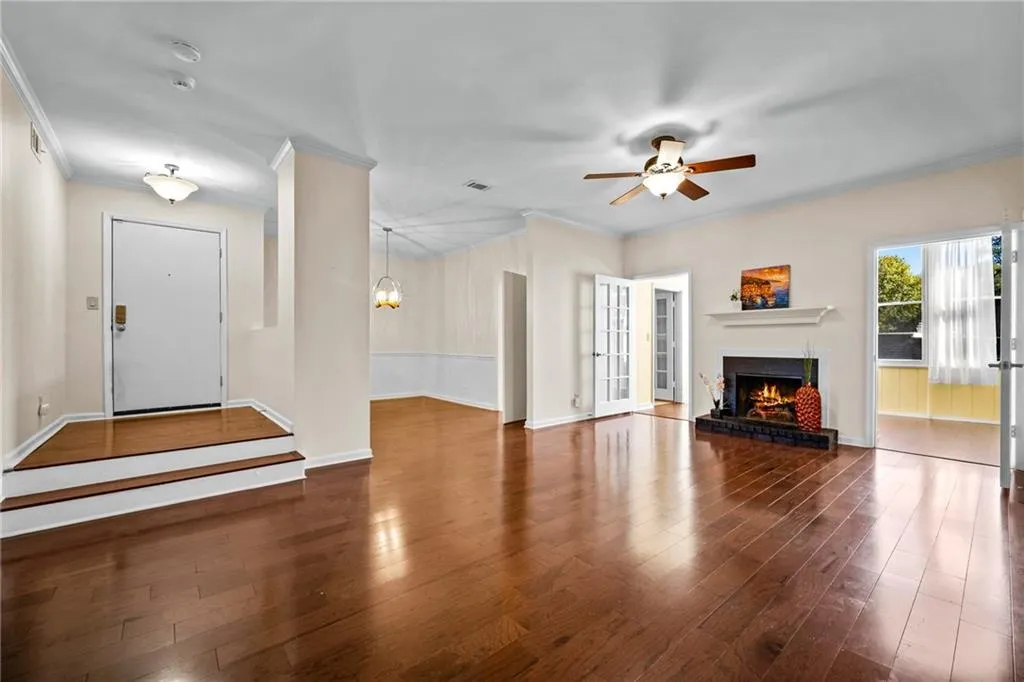 5145 Chemin De Vie, Sandy Springs, Georgia 30342, 2 Bedrooms Bedrooms, ,2 BathroomsBathrooms,Residential,Sold,5145 Chemin De Vie,6959315