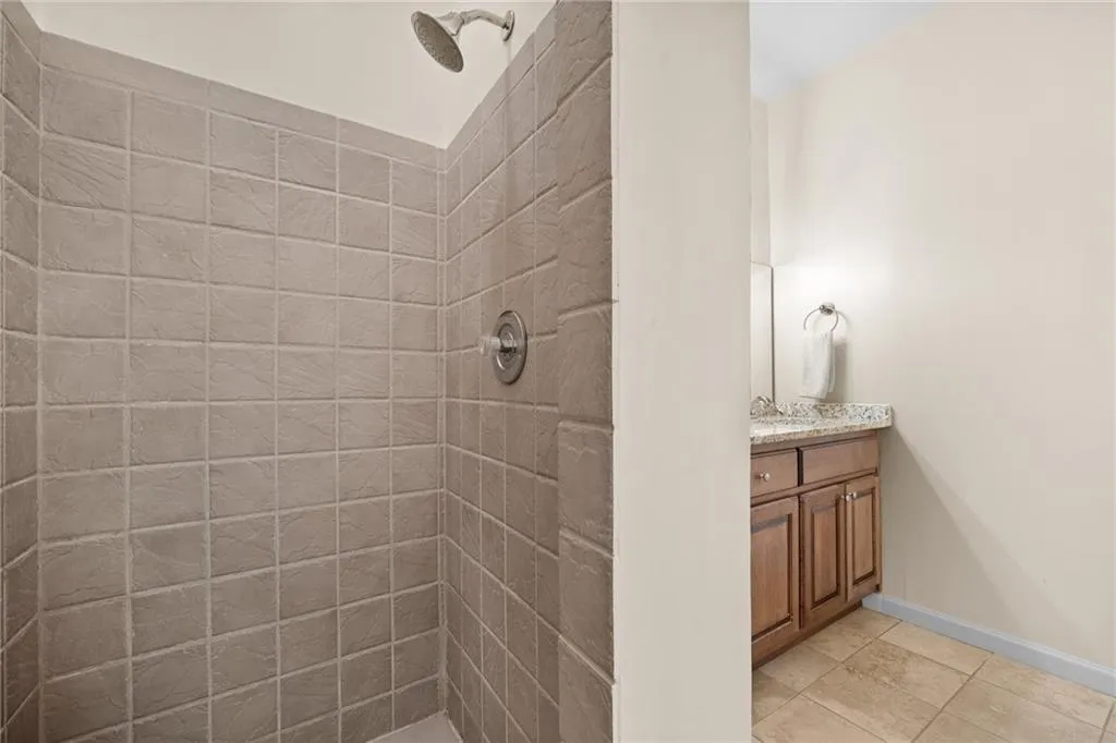 5145 Chemin De Vie, Sandy Springs, Georgia 30342, 2 Bedrooms Bedrooms, ,2 BathroomsBathrooms,Residential,Sold,5145 Chemin De Vie,6959315
