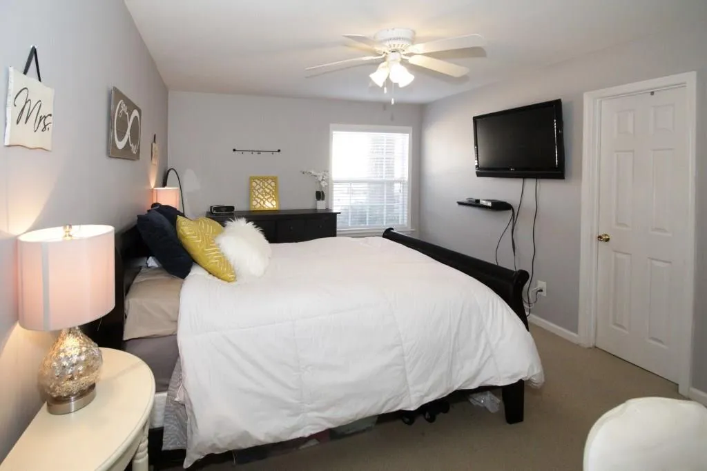 406 Brighton Point, Atlanta, Georgia 30328, 2 Bedrooms Bedrooms, ,2 BathroomsBathrooms,Residential,Sold,406 Brighton Point,5958228