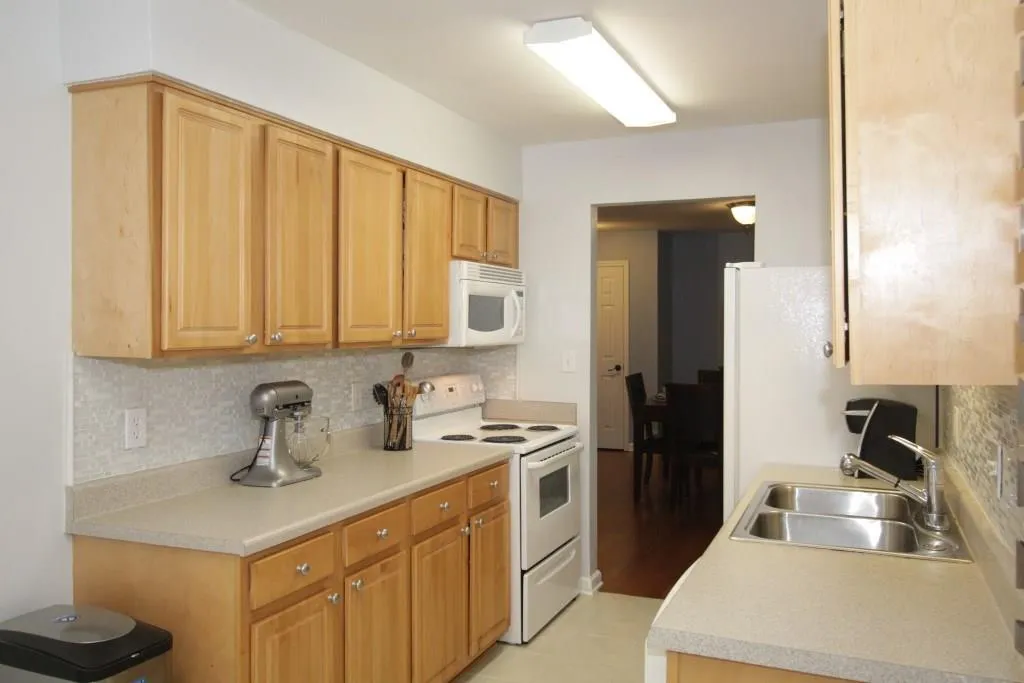 406 Brighton Point, Atlanta, Georgia 30328, 2 Bedrooms Bedrooms, ,2 BathroomsBathrooms,Residential,Sold,406 Brighton Point,5958228