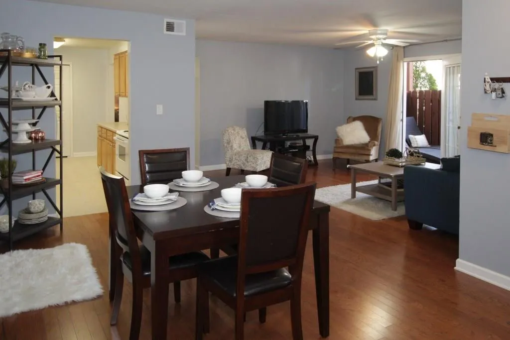 406 Brighton Point, Atlanta, Georgia 30328, 2 Bedrooms Bedrooms, ,2 BathroomsBathrooms,Residential,Sold,406 Brighton Point,5958228