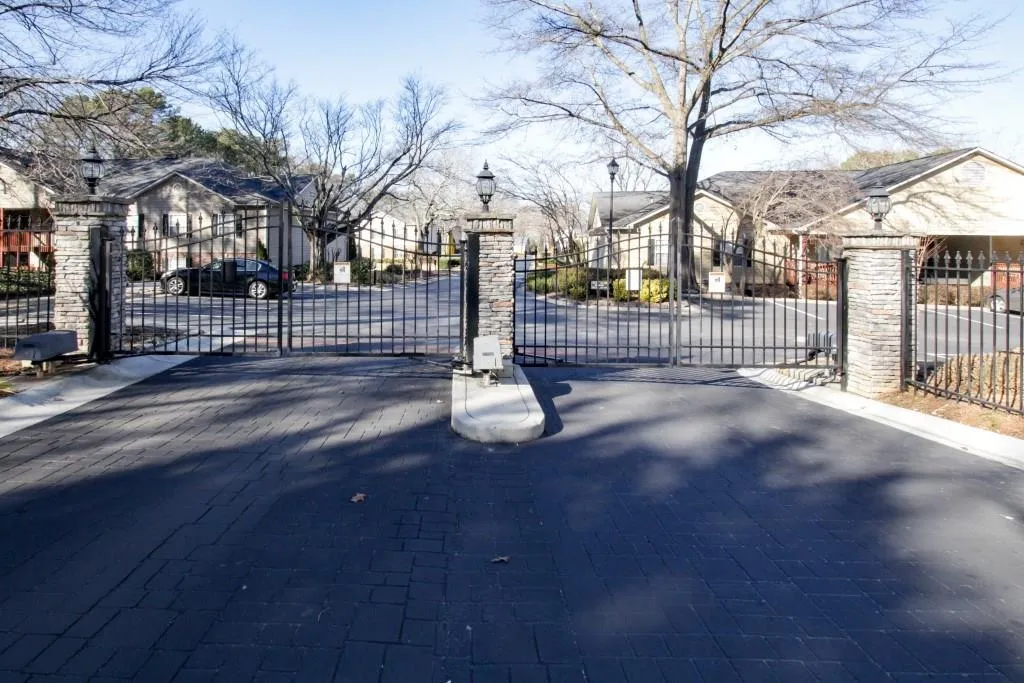 406 Brighton Point, Atlanta, Georgia 30328, 2 Bedrooms Bedrooms, ,2 BathroomsBathrooms,Residential,Sold,406 Brighton Point,5958228
