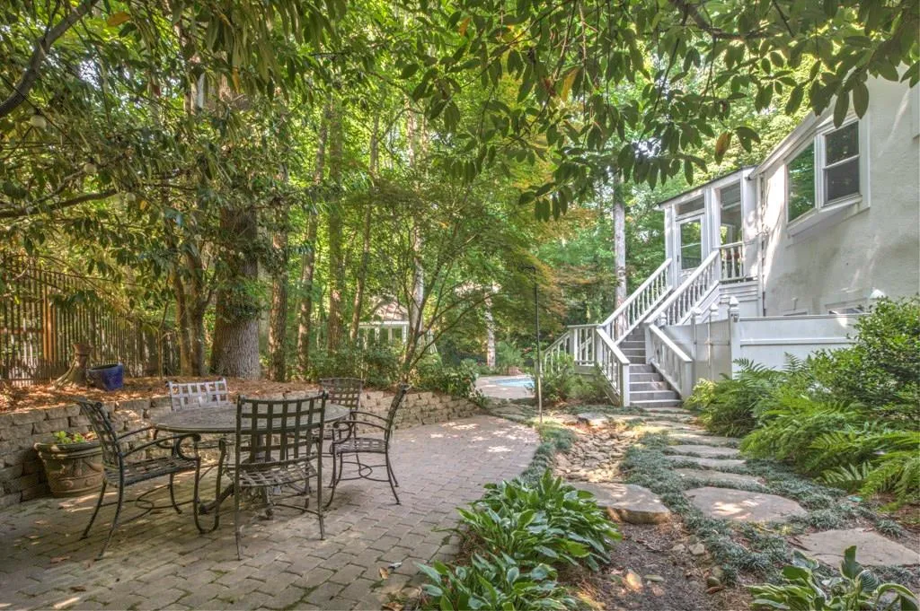 585 Idlewood Drive, Atlanta, Georgia 30327, 6 Bedrooms Bedrooms, ,5 BathroomsBathrooms,Residential,Sold,585 Idlewood Drive,5697225