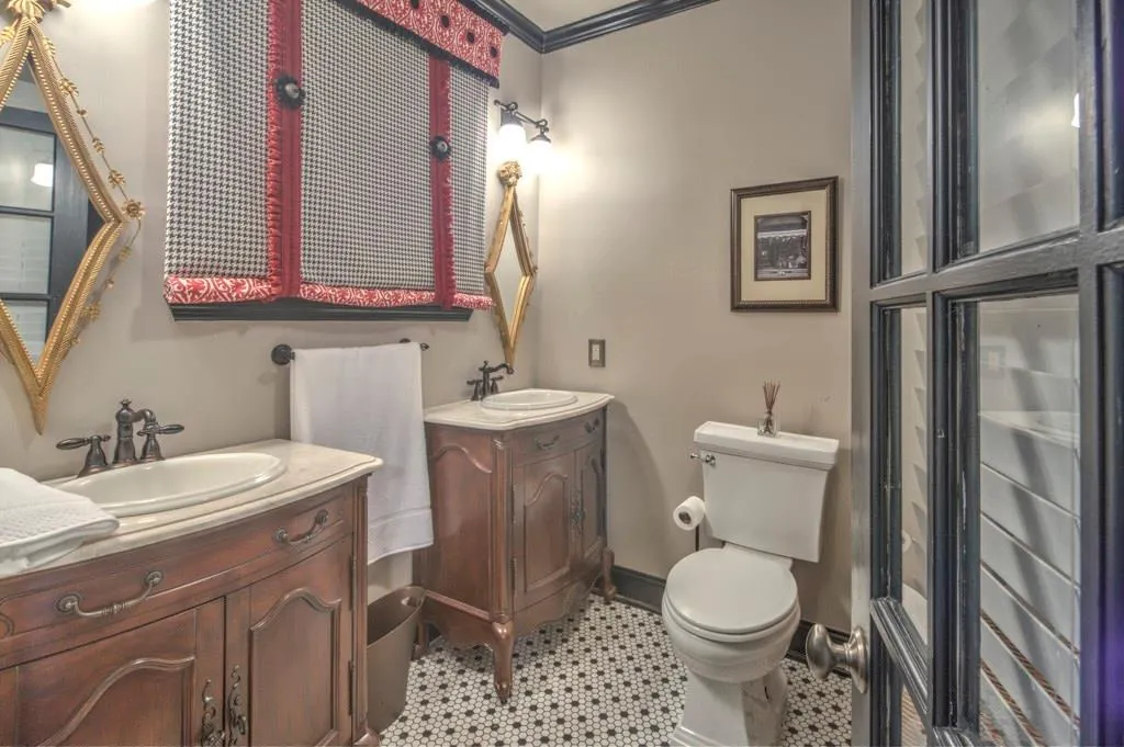 585 Idlewood Drive, Atlanta, Georgia 30327, 6 Bedrooms Bedrooms, ,5 BathroomsBathrooms,Residential,Sold,585 Idlewood Drive,5697225