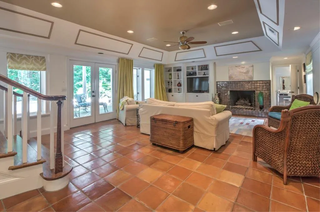 585 Idlewood Drive, Atlanta, Georgia 30327, 6 Bedrooms Bedrooms, ,5 BathroomsBathrooms,Residential,Sold,585 Idlewood Drive,5697225