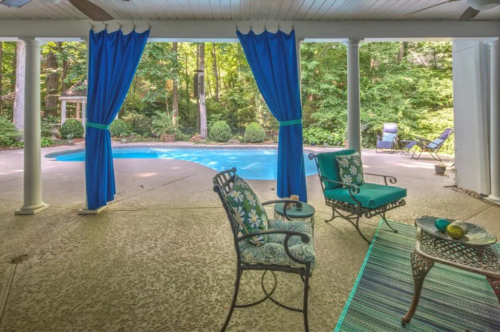 585 Idlewood Drive, Atlanta, Georgia 30327, 6 Bedrooms Bedrooms, ,5 BathroomsBathrooms,Residential,Sold,585 Idlewood Drive,5697225