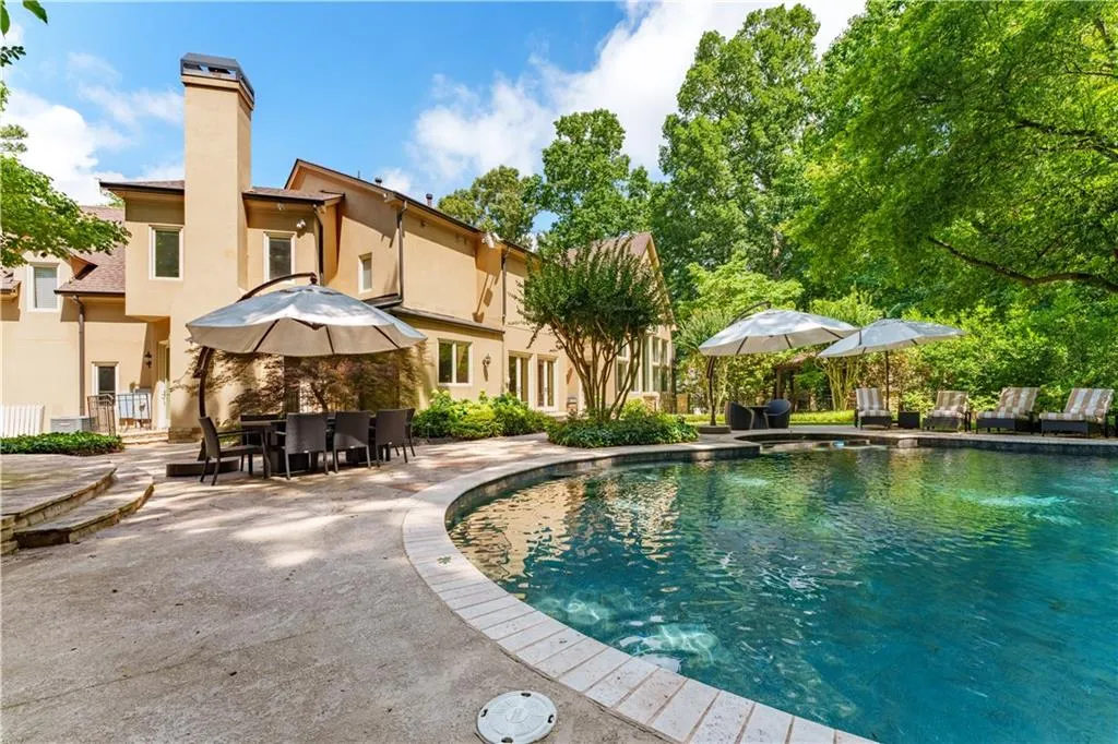 875 Marseilles Drive, Sandy Springs, Georgia 30327, 6 Bedrooms Bedrooms, ,7 BathroomsBathrooms,Residential,Sold,875 Marseilles Drive,7416918