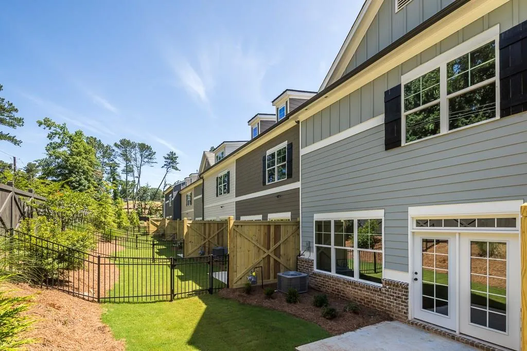 5720 Taylor Way Unit 3, Sandy Springs, Georgia 30342, 3 Bedrooms Bedrooms, ,2 BathroomsBathrooms,Residential,Sold,5720 Taylor Way Unit 3,5939030
