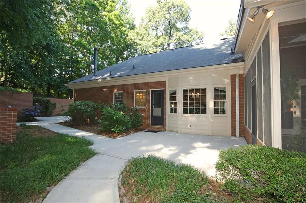 685 Bittersweet Trail, Sandy Springs, Georgia 30350, 5 Bedrooms Bedrooms, ,4 BathroomsBathrooms,Residential,Sold,685 Bittersweet Trail,5792019