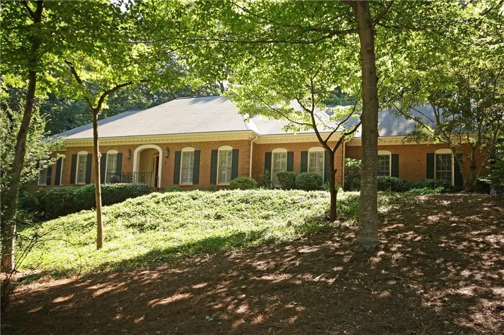 685 Bittersweet Trail, Sandy Springs, Georgia 30350, 5 Bedrooms Bedrooms, ,4 BathroomsBathrooms,Residential,Sold,685 Bittersweet Trail,5792019
