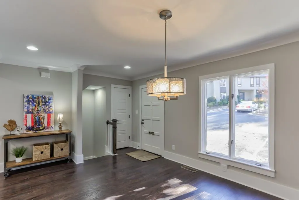 18 Ivy Parkway Ne Unit 18, Atlanta, Georgia 30342, 3 Bedrooms Bedrooms, ,3 BathroomsBathrooms,Residential,Sold,18 Ivy Parkway Ne Unit 18,5938569