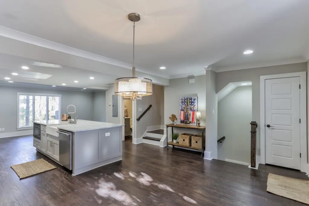 18 Ivy Parkway Ne Unit 18, Atlanta, Georgia 30342, 3 Bedrooms Bedrooms, ,3 BathroomsBathrooms,Residential,Sold,18 Ivy Parkway Ne Unit 18,5938569