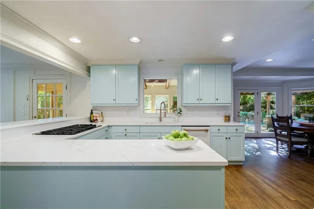 305 Drummen Court, Atlanta, Georgia 30328, 4 Bedrooms Bedrooms, ,3 BathroomsBathrooms,Residential,Sold,305 Drummen Court,7049471