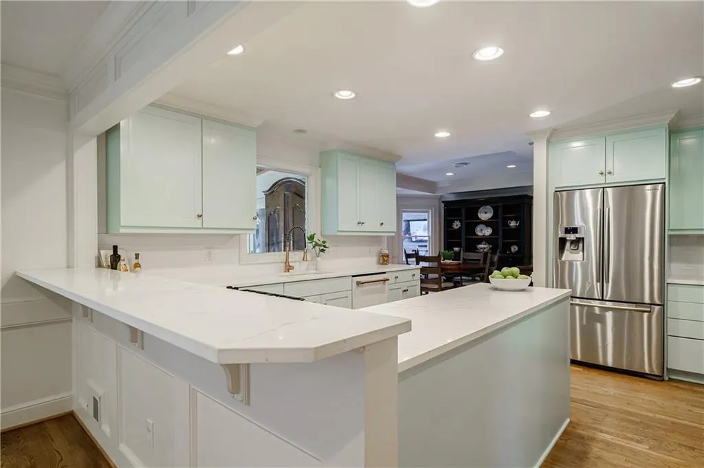305 Drummen Court, Atlanta, Georgia 30328, 4 Bedrooms Bedrooms, ,3 BathroomsBathrooms,Residential,Sold,305 Drummen Court,7049471