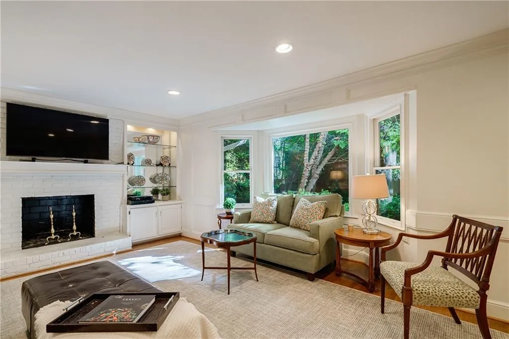 305 Drummen Court, Atlanta, Georgia 30328, 4 Bedrooms Bedrooms, ,3 BathroomsBathrooms,Residential,Sold,305 Drummen Court,7049471