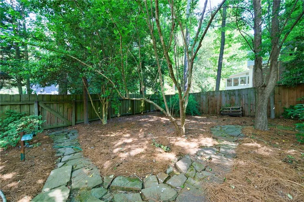305 Drummen Court, Atlanta, Georgia 30328, 4 Bedrooms Bedrooms, ,3 BathroomsBathrooms,Residential,Sold,305 Drummen Court,7049471
