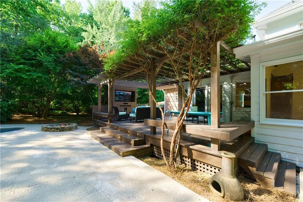 305 Drummen Court, Atlanta, Georgia 30328, 4 Bedrooms Bedrooms, ,3 BathroomsBathrooms,Residential,Sold,305 Drummen Court,7049471
