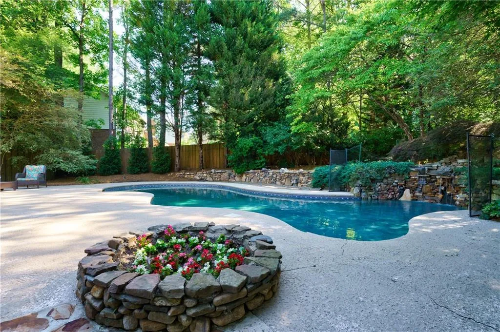 305 Drummen Court, Atlanta, Georgia 30328, 4 Bedrooms Bedrooms, ,3 BathroomsBathrooms,Residential,Sold,305 Drummen Court,7049471