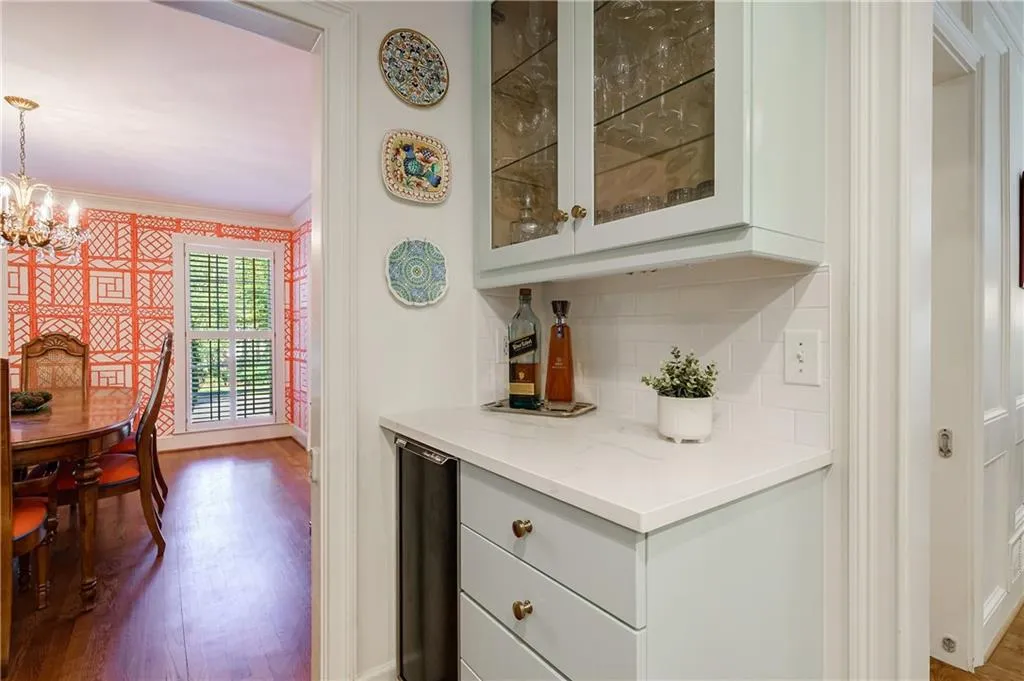 305 Drummen Court, Atlanta, Georgia 30328, 4 Bedrooms Bedrooms, ,3 BathroomsBathrooms,Residential,Sold,305 Drummen Court,7049471