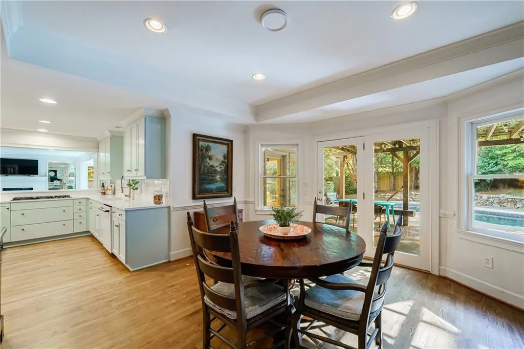 305 Drummen Court, Atlanta, Georgia 30328, 4 Bedrooms Bedrooms, ,3 BathroomsBathrooms,Residential,Sold,305 Drummen Court,7049471
