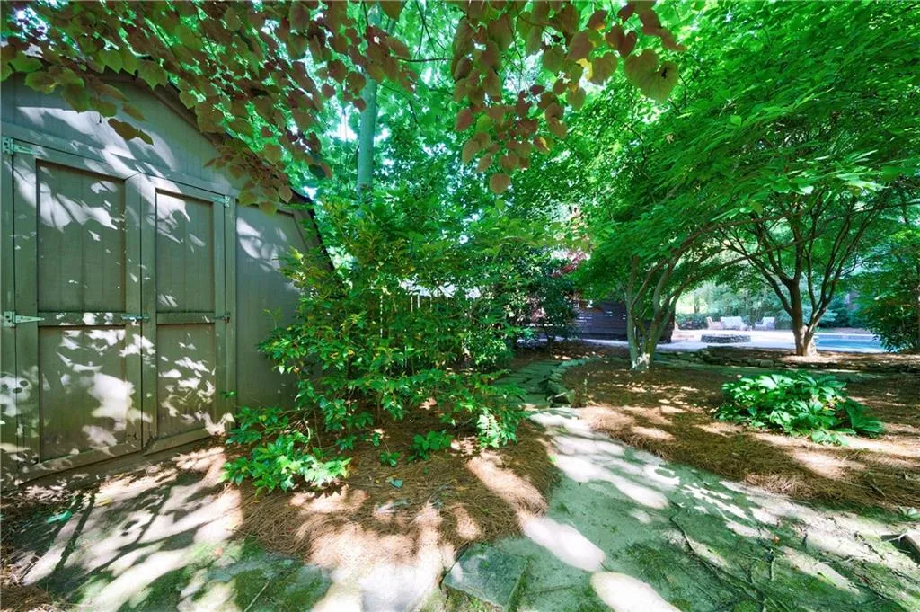 305 Drummen Court, Atlanta, Georgia 30328, 4 Bedrooms Bedrooms, ,3 BathroomsBathrooms,Residential,Sold,305 Drummen Court,7049471