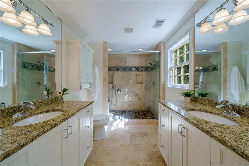 305 Drummen Court, Atlanta, Georgia 30328, 4 Bedrooms Bedrooms, ,3 BathroomsBathrooms,Residential,Sold,305 Drummen Court,7049471
