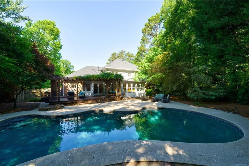 305 Drummen Court, Atlanta, Georgia 30328, 4 Bedrooms Bedrooms, ,3 BathroomsBathrooms,Residential,Sold,305 Drummen Court,7049471