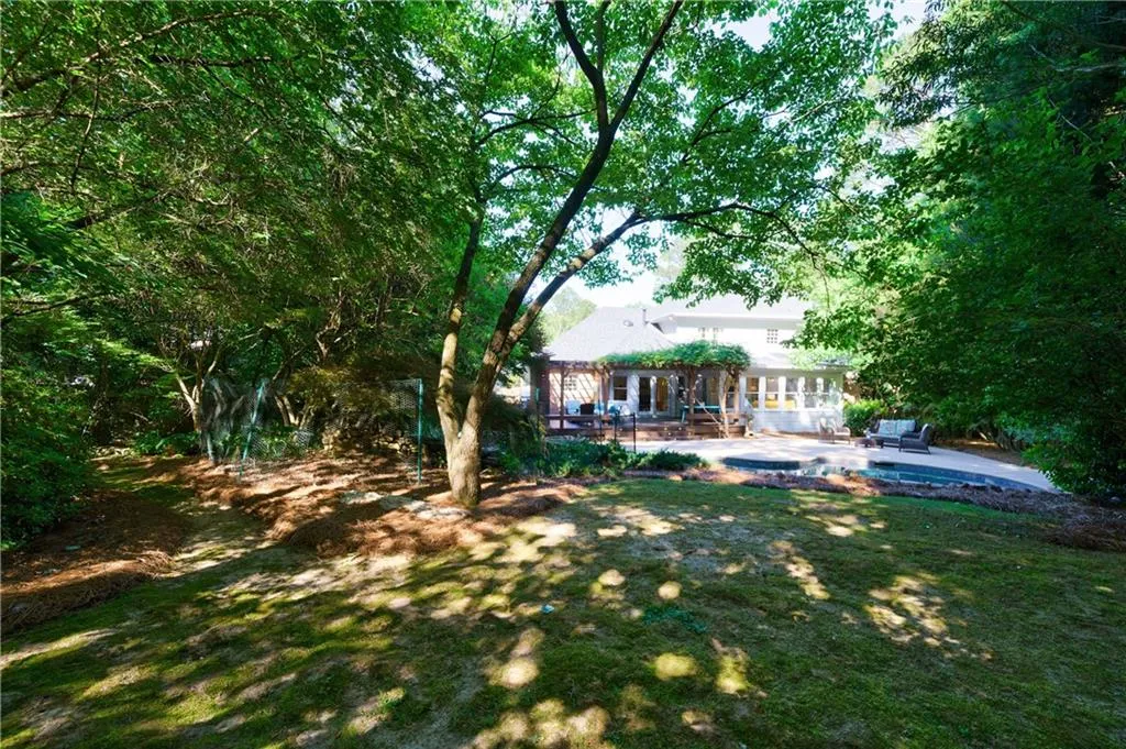 305 Drummen Court, Atlanta, Georgia 30328, 4 Bedrooms Bedrooms, ,3 BathroomsBathrooms,Residential,Sold,305 Drummen Court,7049471