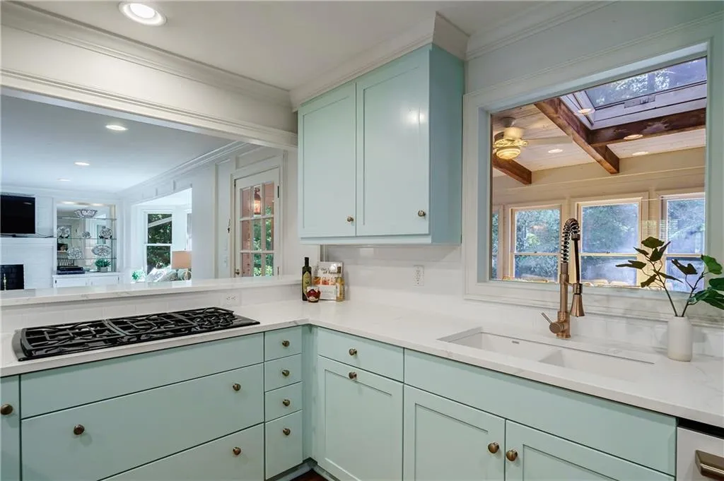 305 Drummen Court, Atlanta, Georgia 30328, 4 Bedrooms Bedrooms, ,3 BathroomsBathrooms,Residential,Sold,305 Drummen Court,7049471