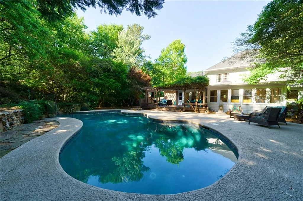 305 Drummen Court, Atlanta, Georgia 30328, 4 Bedrooms Bedrooms, ,3 BathroomsBathrooms,Residential,Sold,305 Drummen Court,7049471