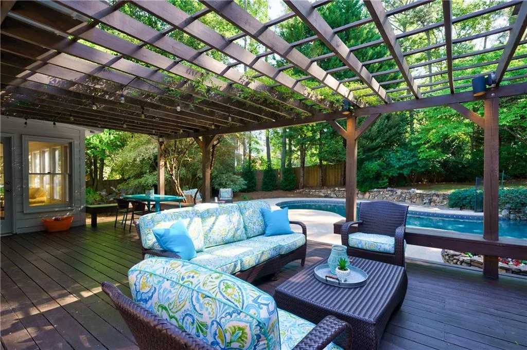 305 Drummen Court, Atlanta, Georgia 30328, 4 Bedrooms Bedrooms, ,3 BathroomsBathrooms,Residential,Sold,305 Drummen Court,7049471