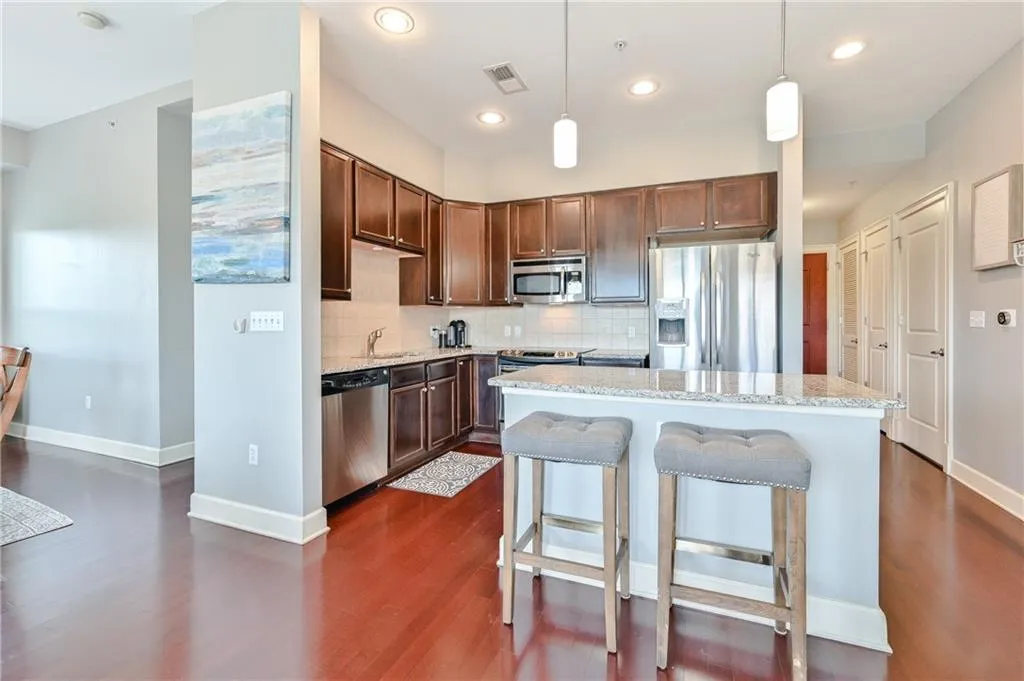 200 River Vista Drive Unit 702, Atlanta, Georgia 30339, 2 Bedrooms Bedrooms, ,2 BathroomsBathrooms,Residential,Sold,200 River Vista Drive Unit 702,6746701
