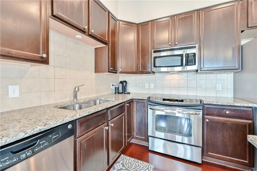 200 River Vista Drive Unit 702, Atlanta, Georgia 30339, 2 Bedrooms Bedrooms, ,2 BathroomsBathrooms,Residential,Sold,200 River Vista Drive Unit 702,6746701